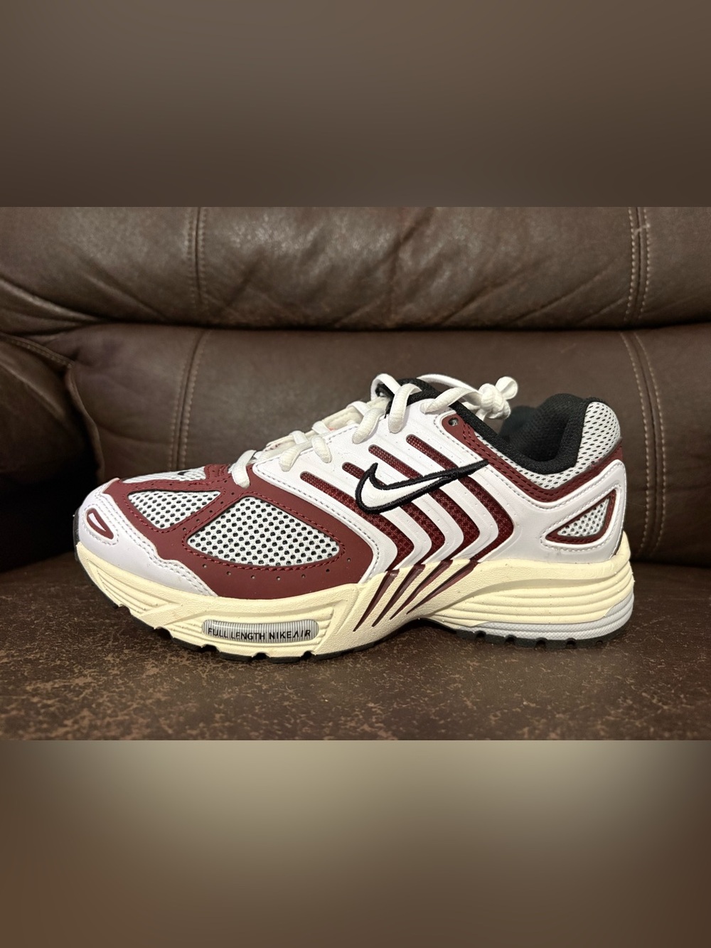 Nike air pegasus brand new no box lid - White & Burgundy